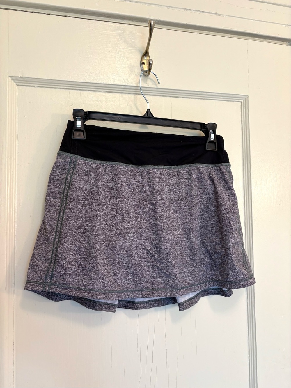 Lululemon Heather Gray tennis skirt with Black Waistband